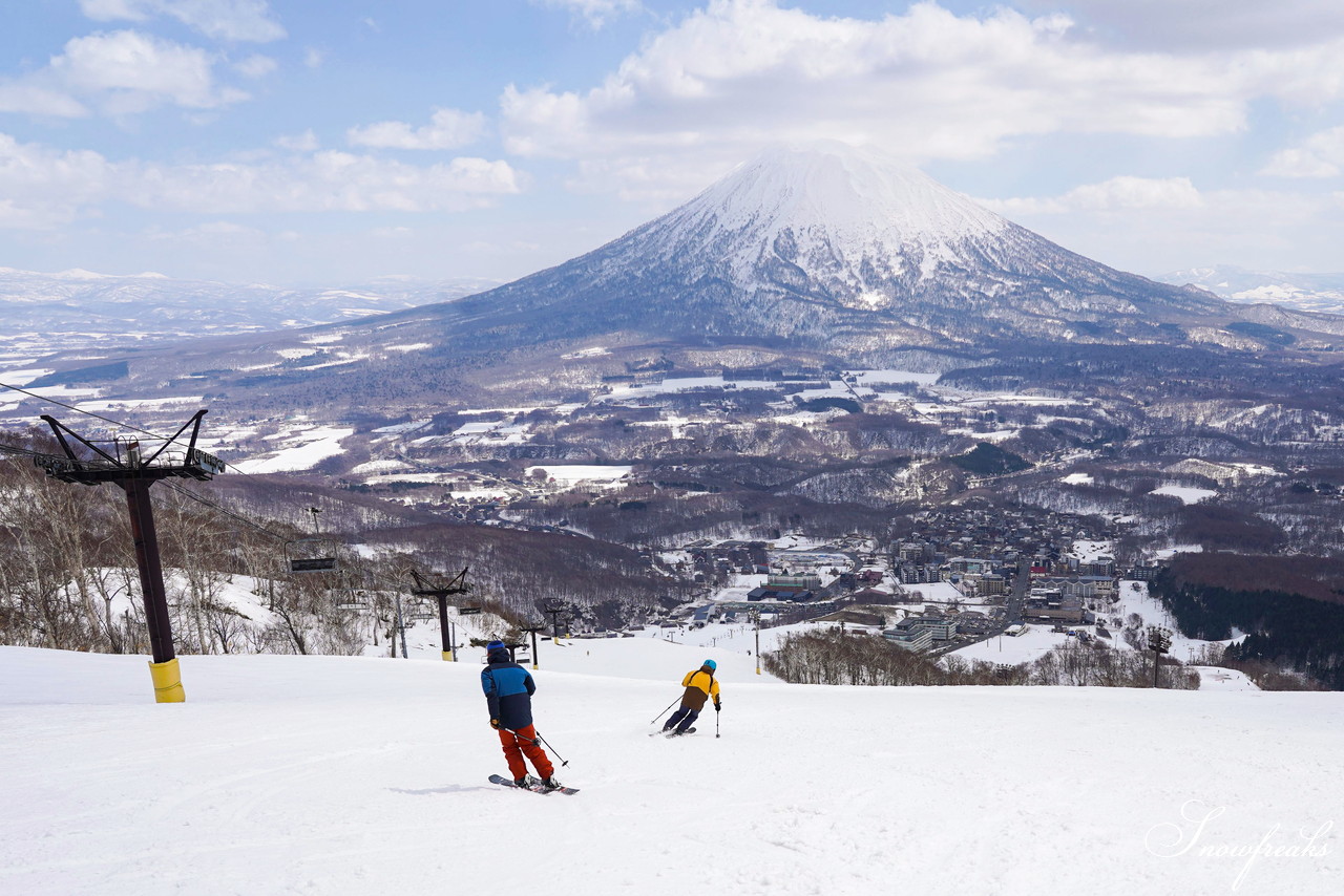 春シーズン到来の『ニセコ』。真冬の賑わいが嘘のように人影まばらなビッグゲレンデを贅沢に滑る！